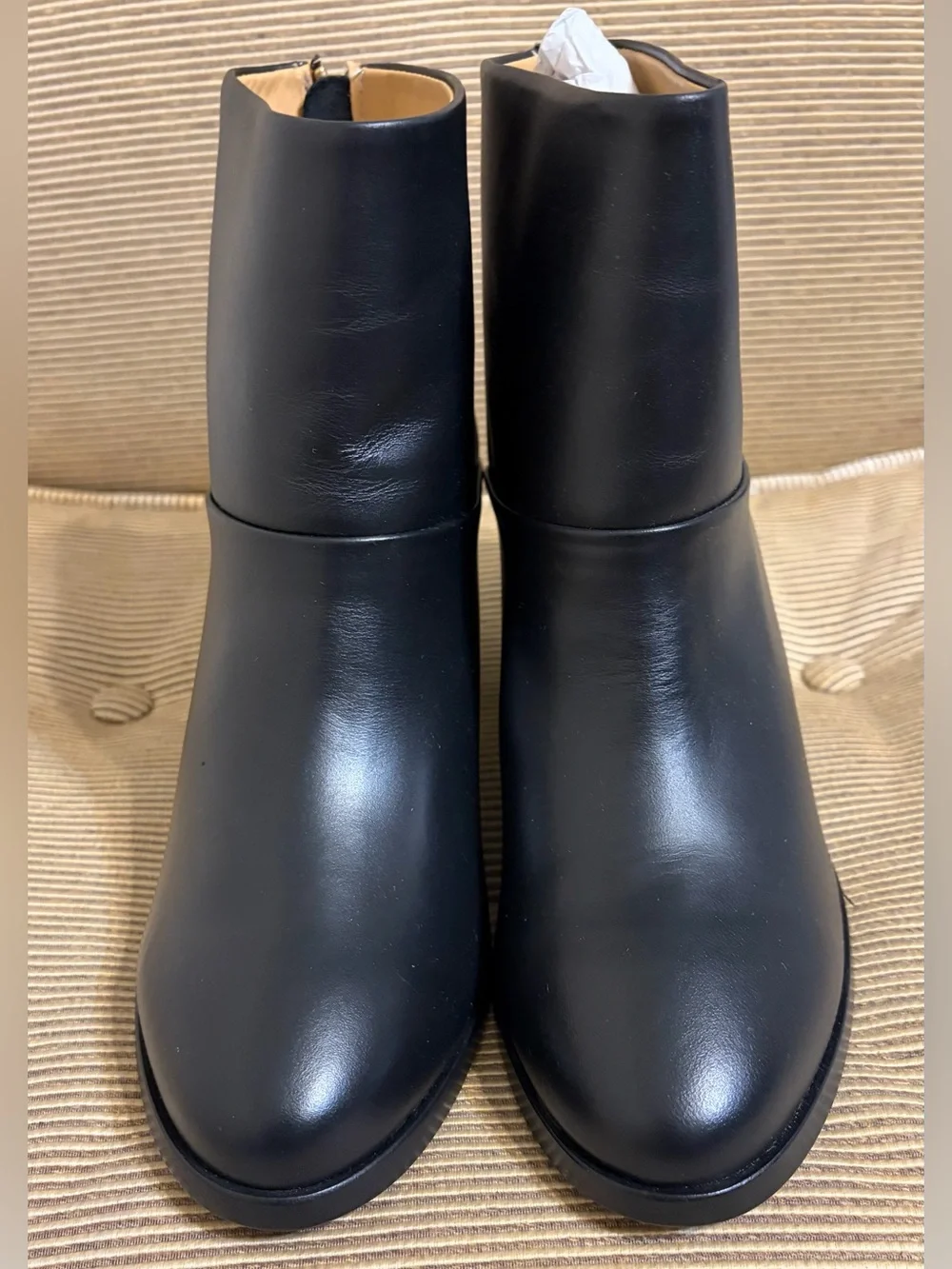 NWT Nisolo Dari 2.0 Sustainable Leather Ankle Boots - Black/Black - Size 9